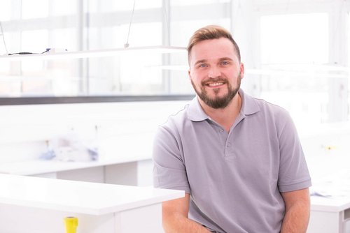 Portrait Zahntechniker Labor Viktor Miller