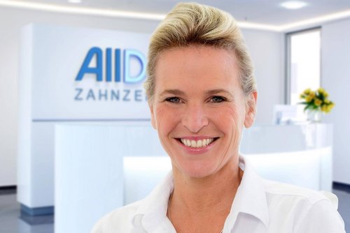 Portrait Frau Dr. Kristof, Oberärztin bei AllDent