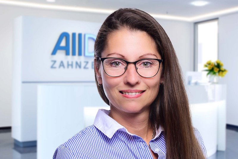 Portrait D. Niederstrasser, Klinikmanagerin AllDent