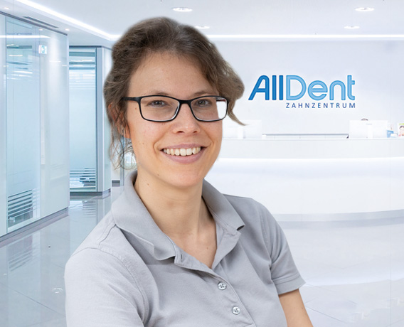 Portrait Zahntechnikerin Labor Expert